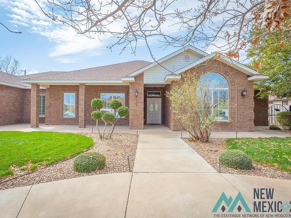 1st image of 701 W Monterrey Way