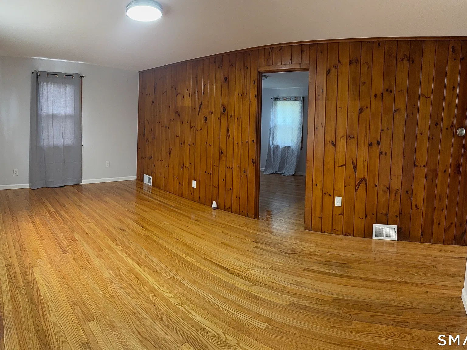 3 bed, 1.0 bath, 864 sqft, $2,900 — Photo 4