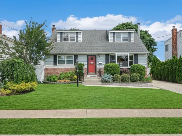 785 Taft Street, North Bellmore, NY 11710