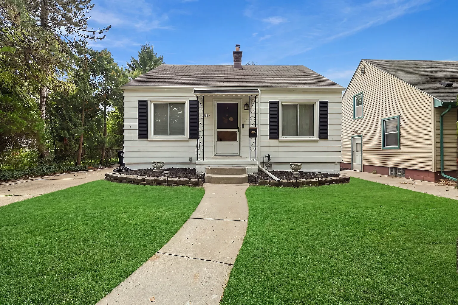 3 bed, 961 sqft, $2,000 — Photo 1