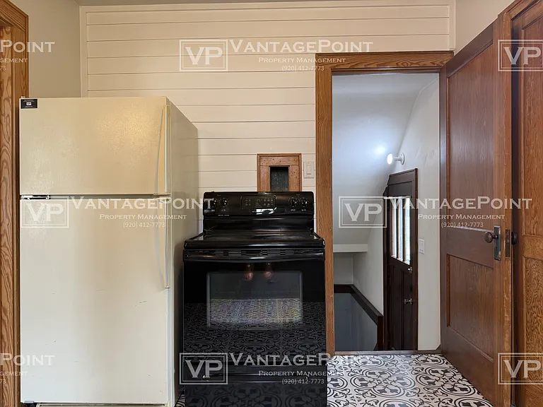 112 Cleveland St — Photo 12