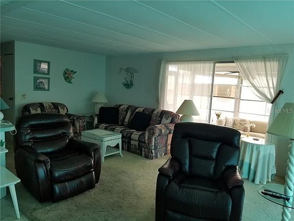 4th image of 227 Schooner St