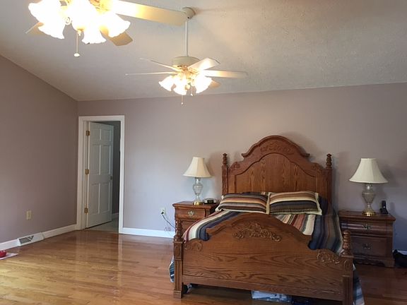 master bedroom  19x20