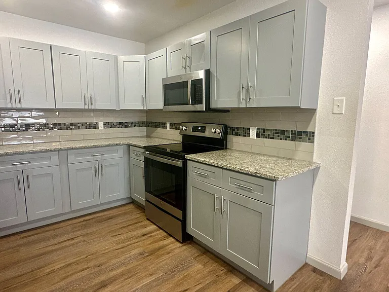 4506 Avenue T #A — Photo 5