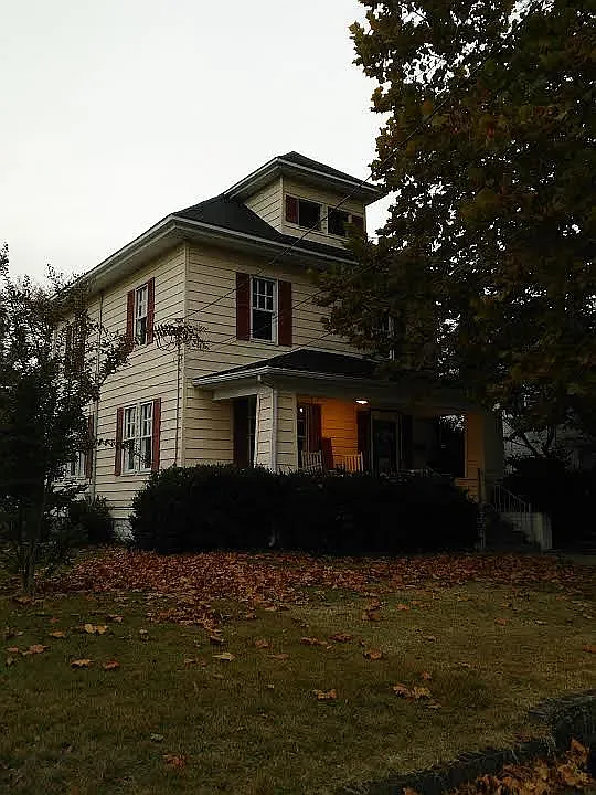 108 E London Ave