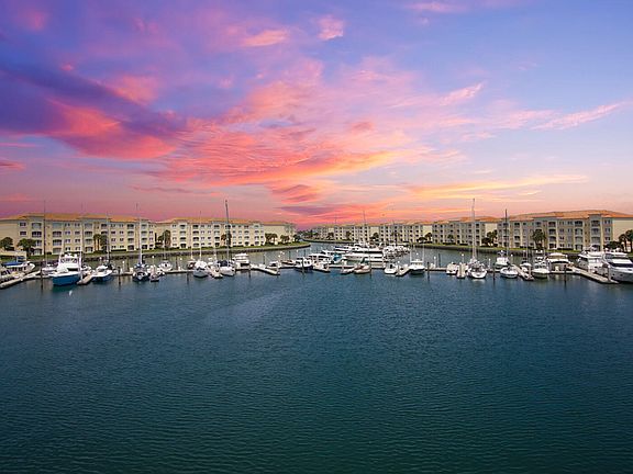 4th image of 11 Harbour Isle Drive W #306