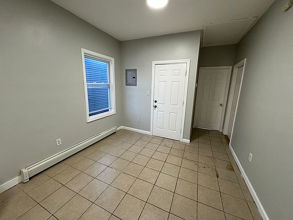 4th image of 94 Willoughby St #2L