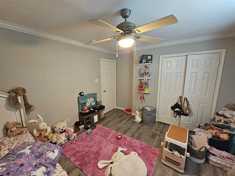 5739 Henniker Dr — Photo 21