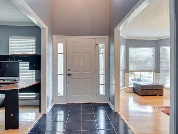 4th image of 406 Crown Mill Dr