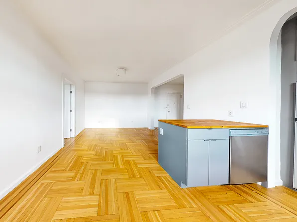 200 Haven Avenue image 8 of 11