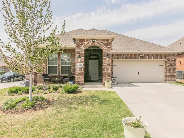 2825 Jasper Trl, Aubrey, TX 76227