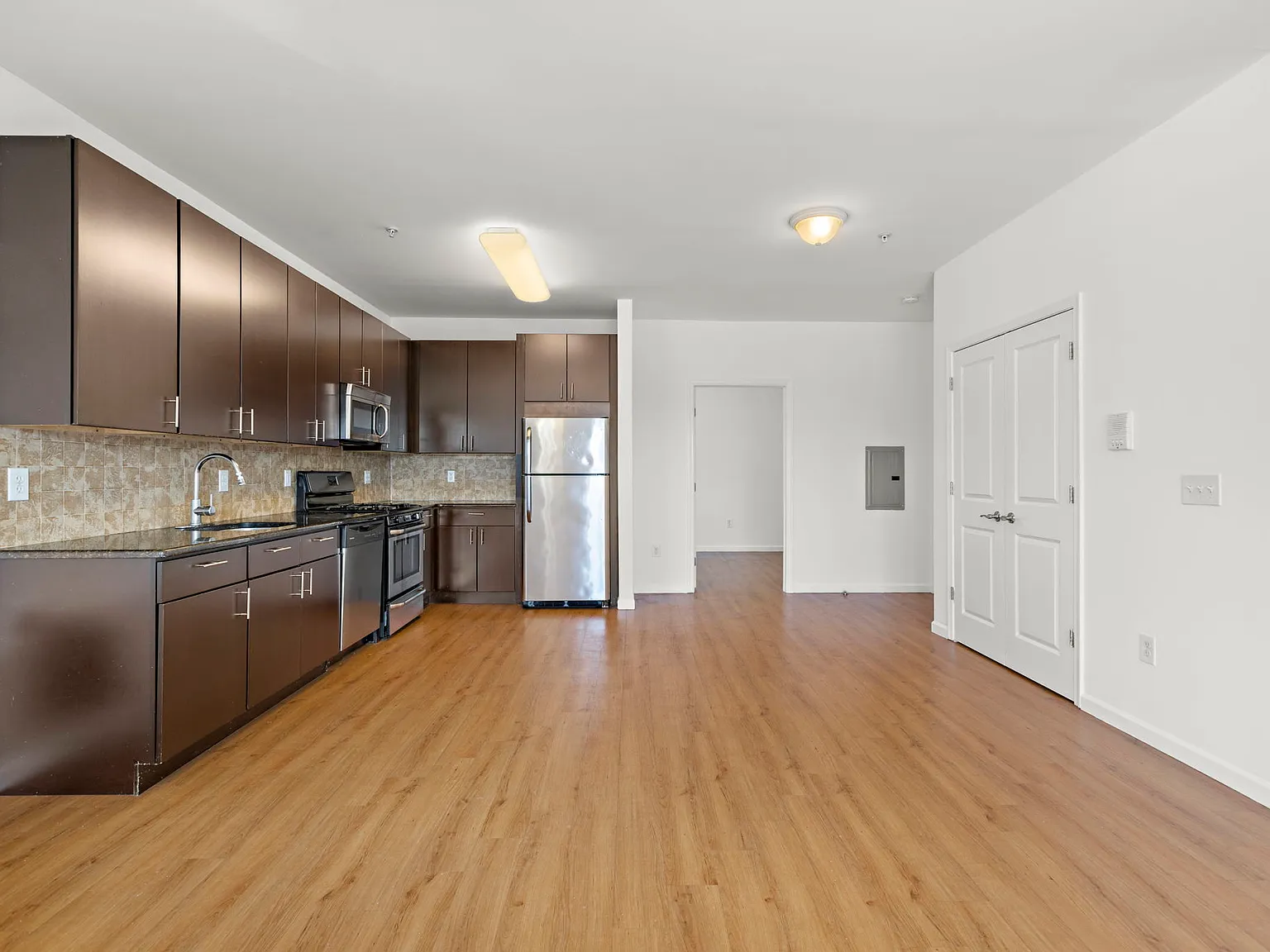 2 bed, $2,550 — Photo 4