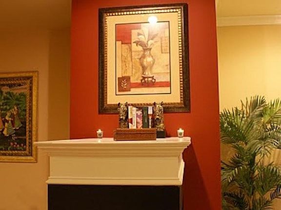 Three-sided gas fireplace