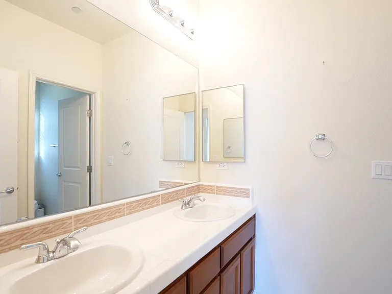 940 Chelebrooke Ct — Photo 24
