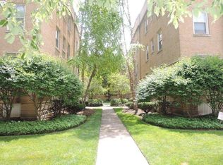 832 Reba Pl #2, Evanston, IL 60202