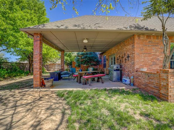 308 Lysbeth Ct, Goldsby, OK 73093