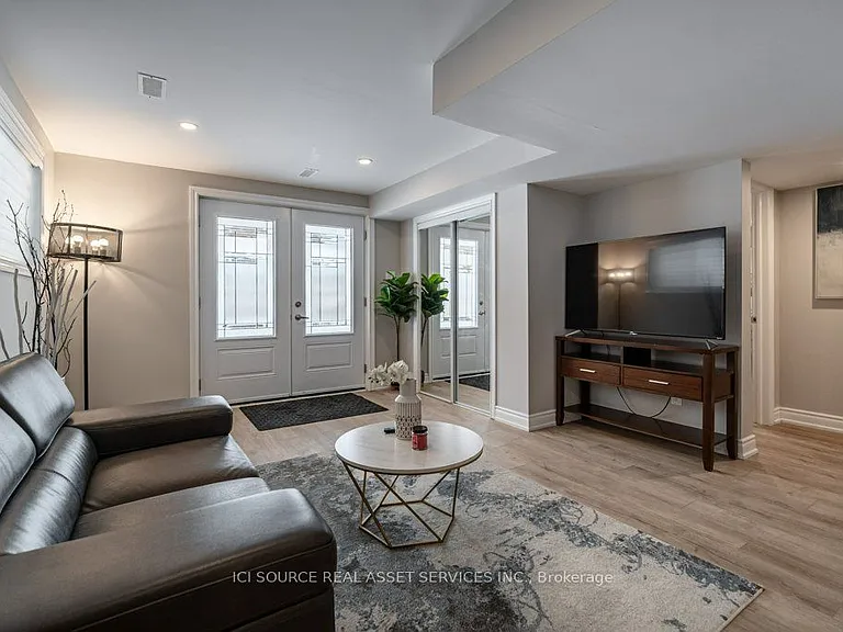 509 Clayton Ave #B — Photo 2