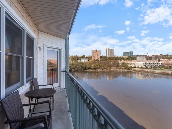 302 The Promenade image 13 of 48