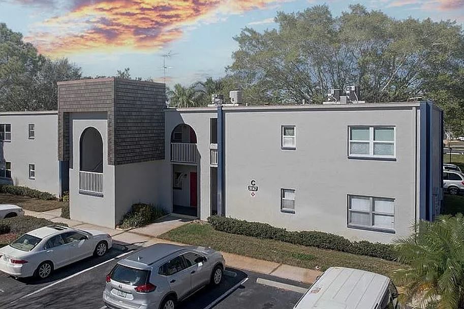 1st image of 3147 29th Ave N APT 105
