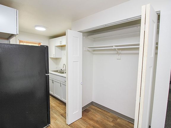 4th image of 3309 S Jefferson Ave #3313-02