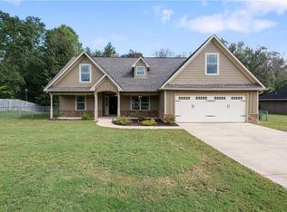15 Isbell Rd, Fort Mitchell, AL 36856