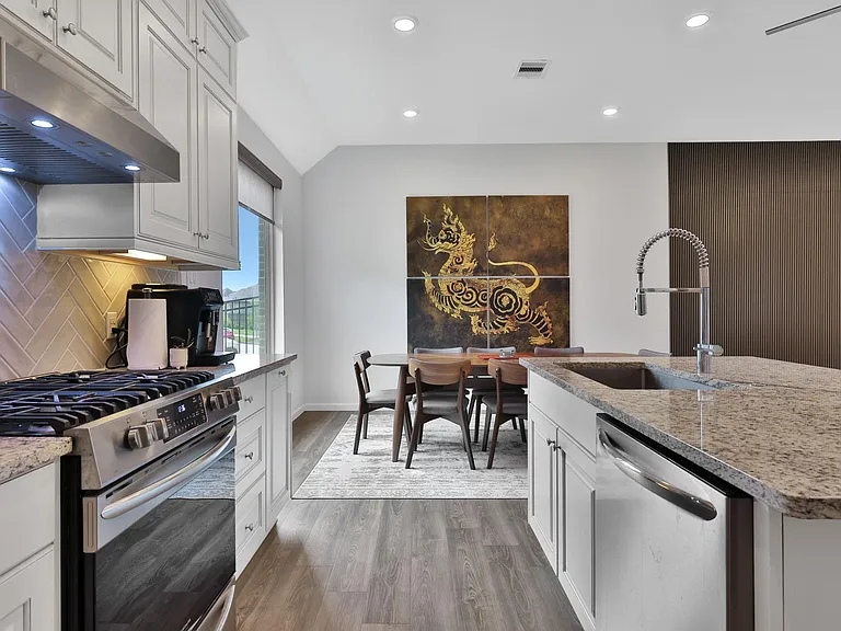 4933 Chester Lake Ln — Photo 9