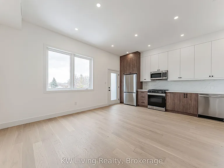 712 Eglinton Ave E — Photo 41