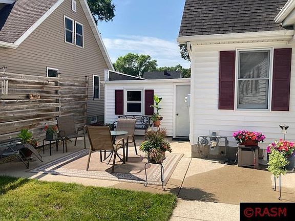 3rd image of 208 Water St SE