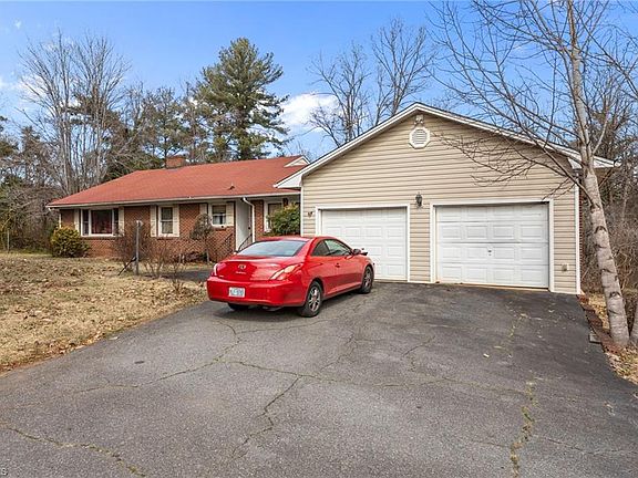 5th image of 5695 Reynolda Rd