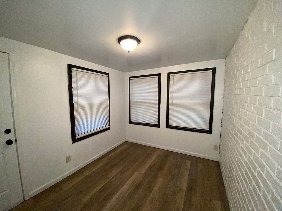 1st image of 250 S Hartnett Ave