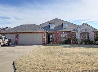 19920 E 48th St, Broken Arrow, OK 74014