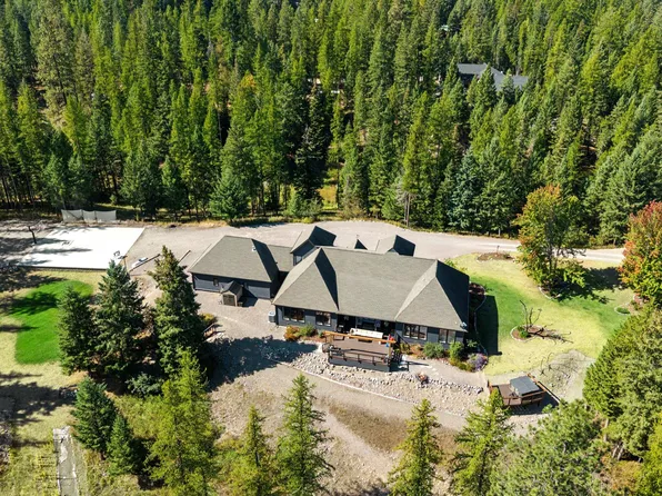 379 Lake Loop Dr, Kalispell, MT 59901