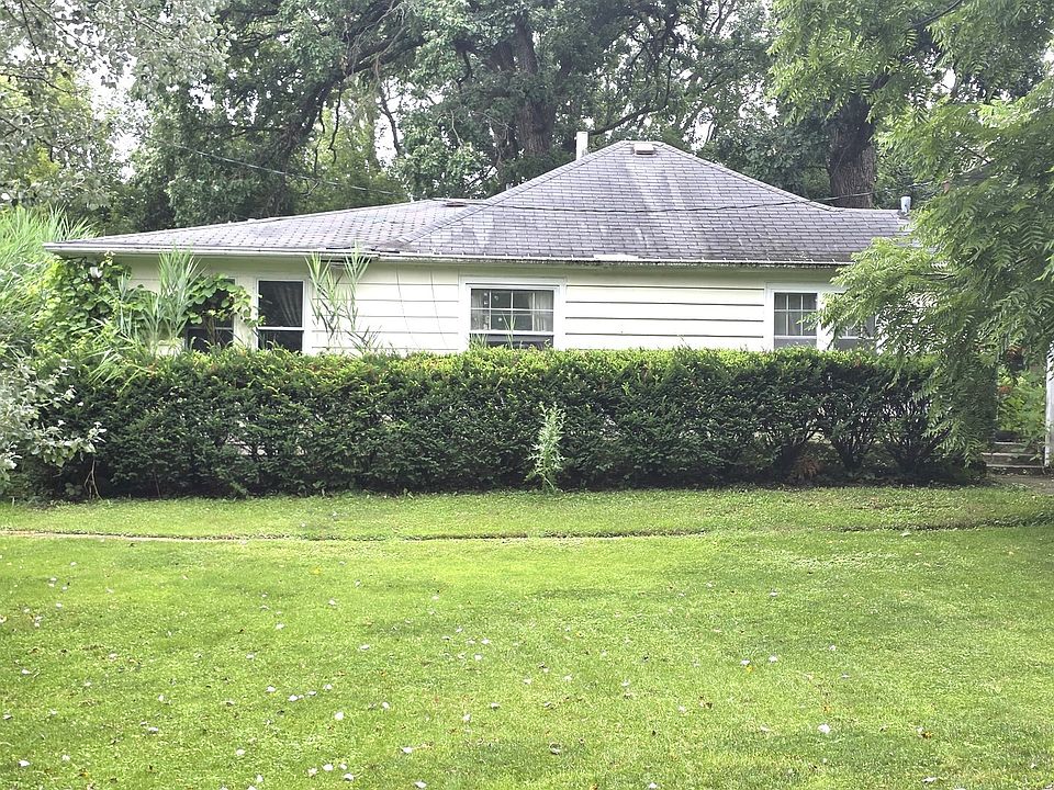 1st image of 26216 N Elmwood Ave