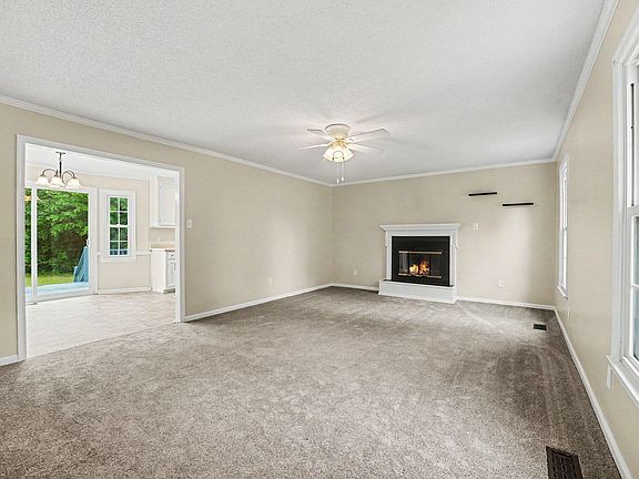 5th image of 129 Kelly Ct