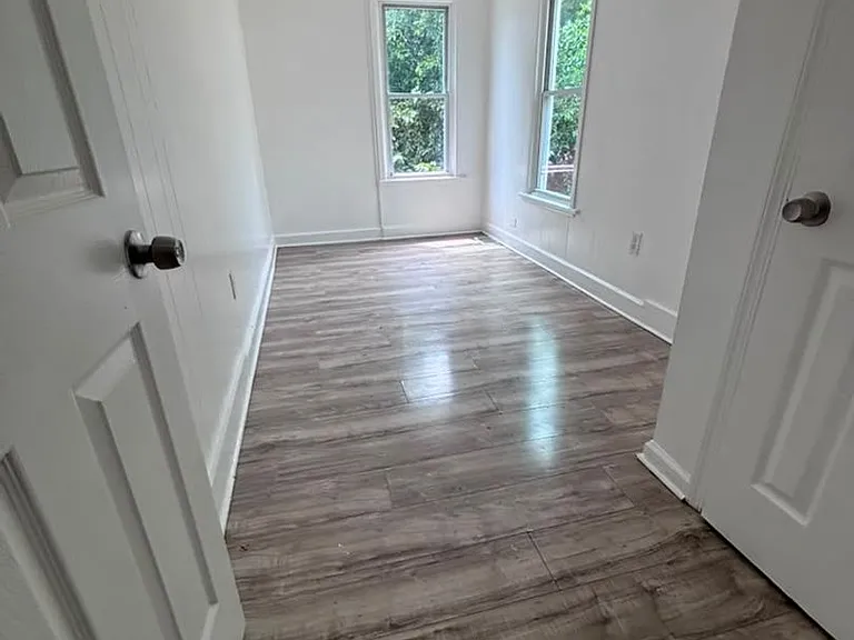 739 Beatty St — Photo 8