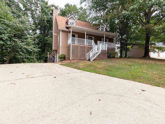2nd image of 1881 Oak Village Ln