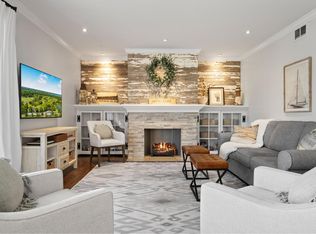352 County Road B UNIT 7, Fontana, WI