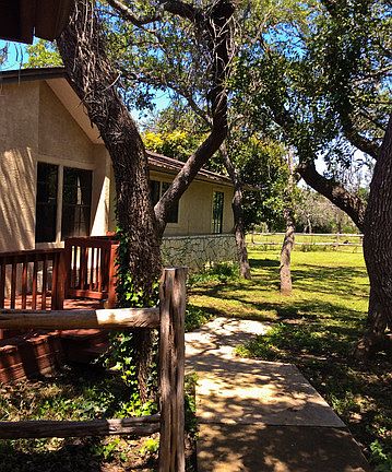5th image of 631 Seven Sisters Dr
