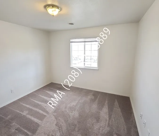 825 N White Barn Rd — Photo 6