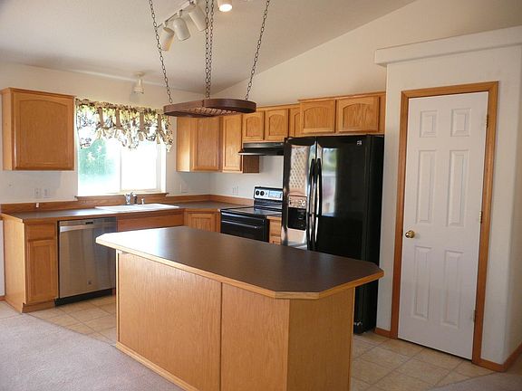 2nd image of 3105 Meadow Glen Ln
