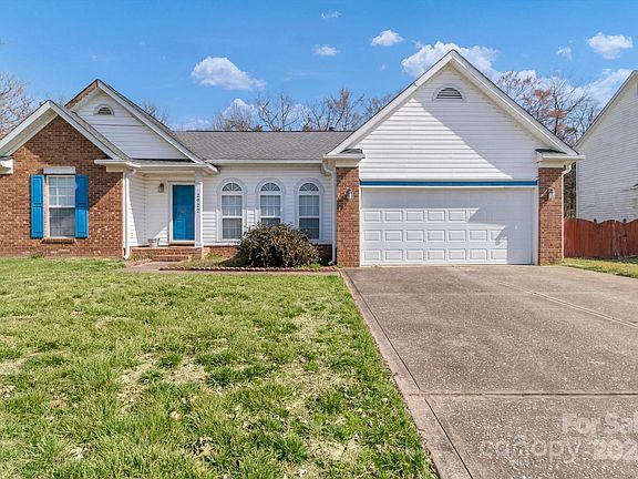 3rd image of 2922 Emerald Meadow Ln