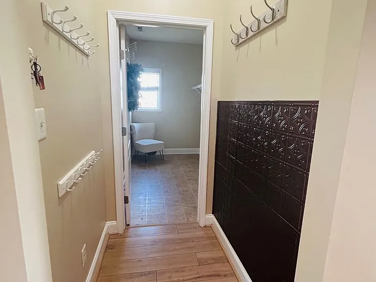 3504 Castlefield Ln — Photo 11