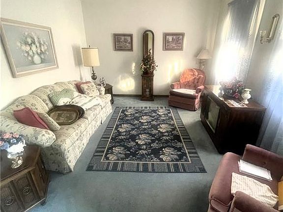 2nd image of 2030 Welker Ave