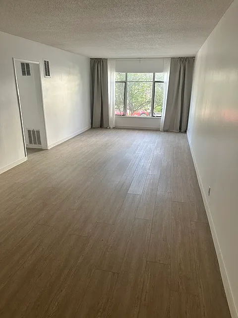 2 bed, 900 sqft, $2,295 — Photo 3