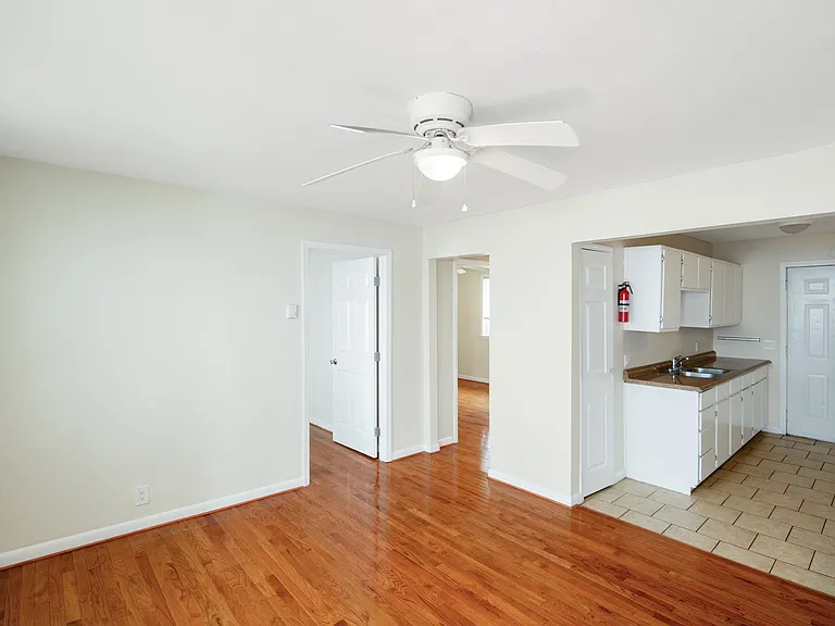 1017 Wade Ave #B — Photo 2