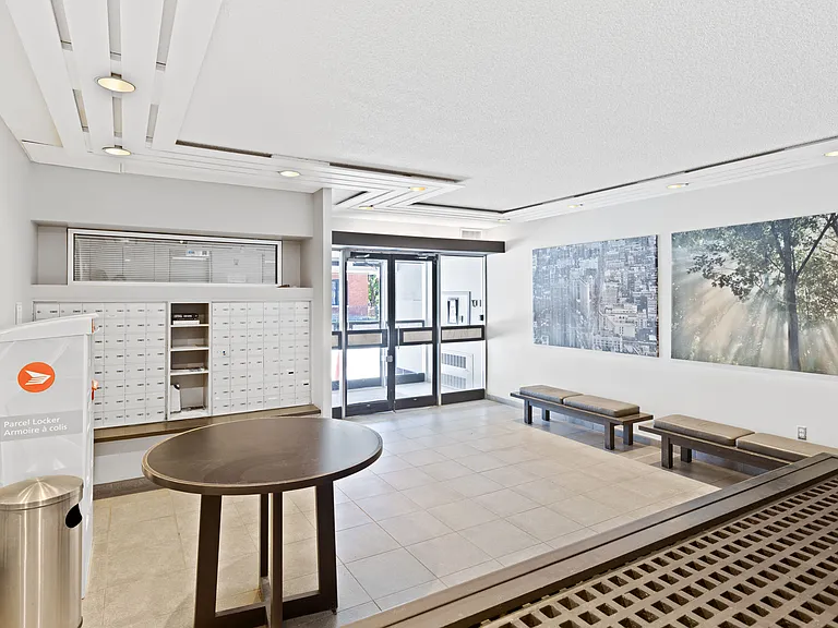 235 Somerset St W — Photo 30
