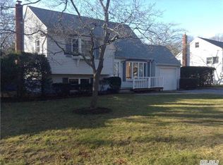 84 N Howells Point Rd, Bellport, NY 11713