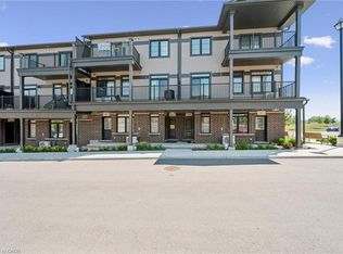 8 Oat Ln, Kitchener, ON N2R 0T1