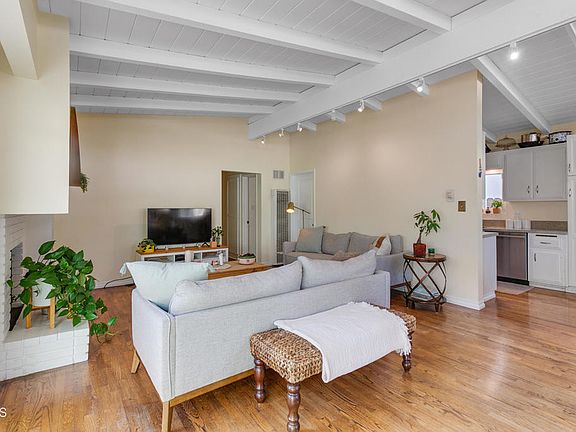 4th image of 308 S Redondo Ave