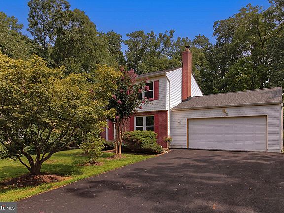 2nd image of 2400 Tatnuck Ct